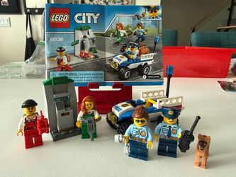 LEGO City Police Starter Set #60136 – RETIRED – Complete with Instructions
