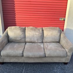 Comfy Nice Sofa Couch 🔥