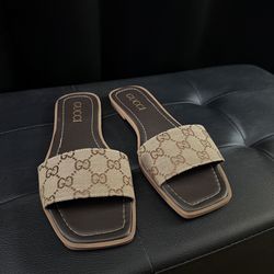 Women’s sandals