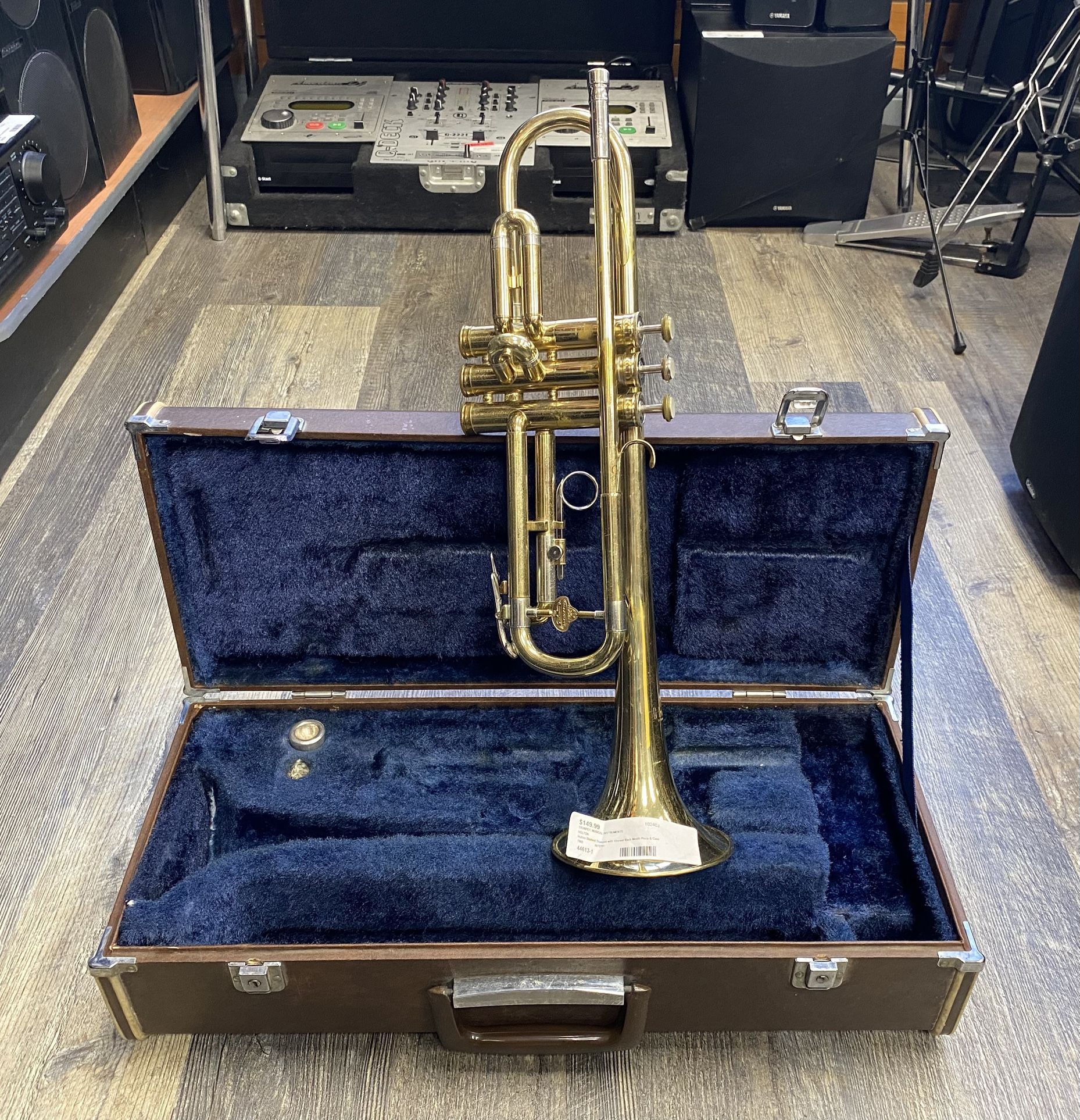 Holton T602 Student Trumpet with Vincent Bach Mouth Piece & Case