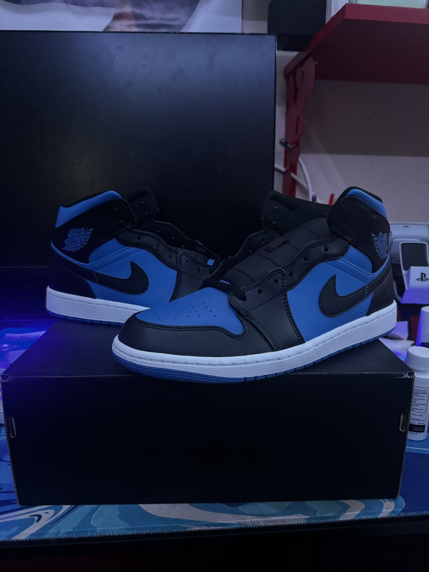 Air Jordan 1 Mid “Black Royal Blue”