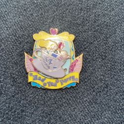 Alice In Wonderland Disney Pin