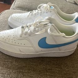 Nike Tennis Shoes