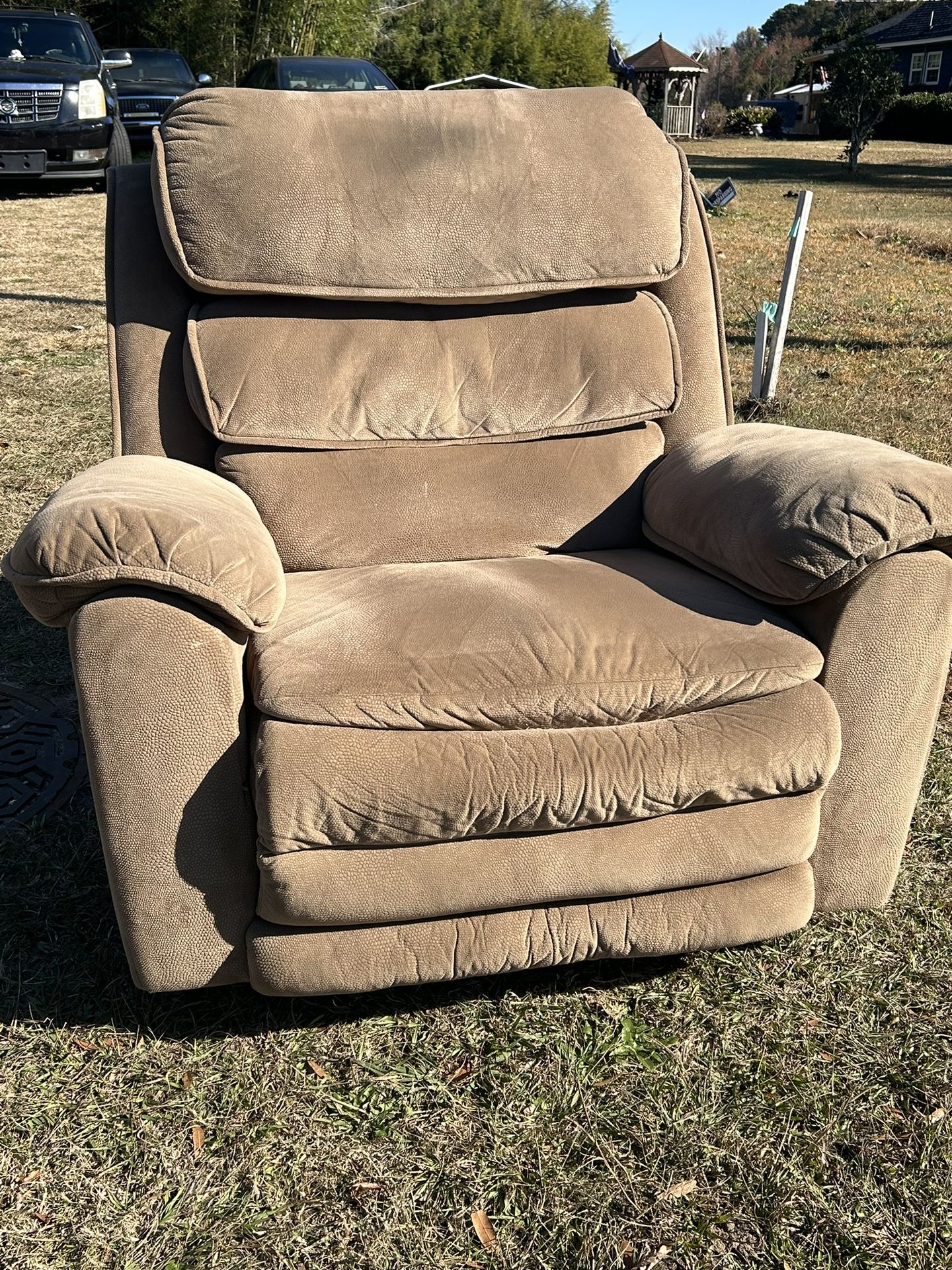 Oversized Lazyboy Recliner