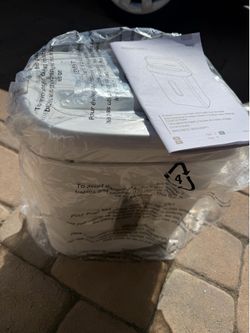 8 sheet cross shredder (Open Box Never Used)