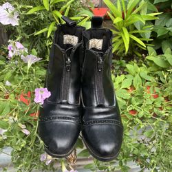 EquiStar Girls Size 5 Paddock/Riding Boots