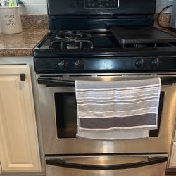 Frigidaire Stove 30” Gas 