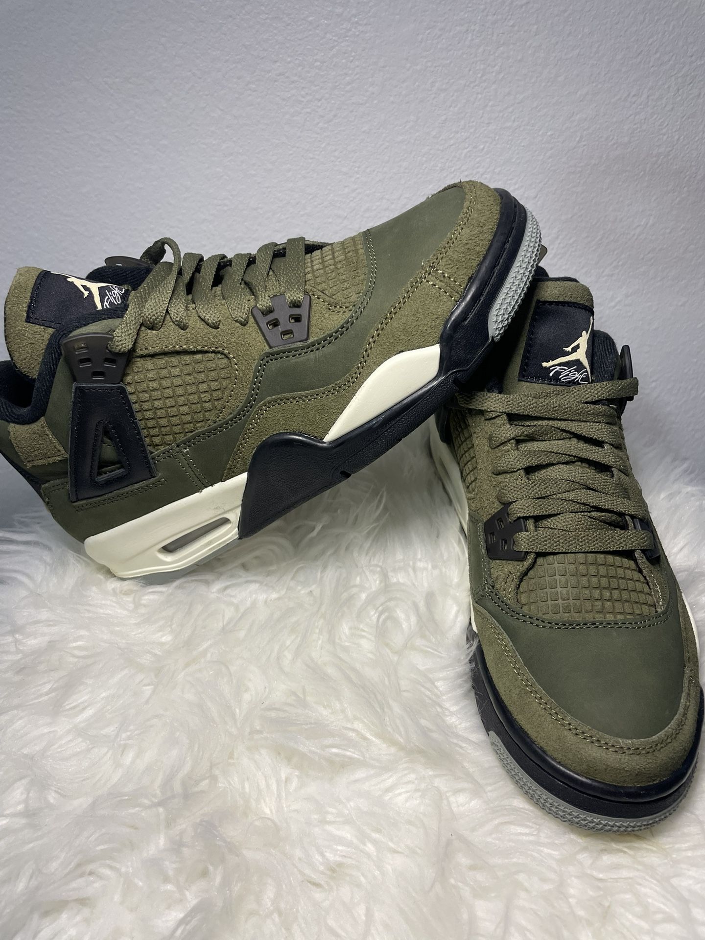 Nike Air Jordan 4 Retro SE Craft Medium Olive Size 6.5 Y /Women’s 8 FB9928-200