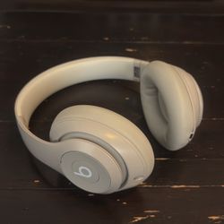 Beats Studio Pro 