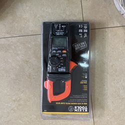 Klein Tools 600A AC Auto-Ranging Digital Clamp Meter