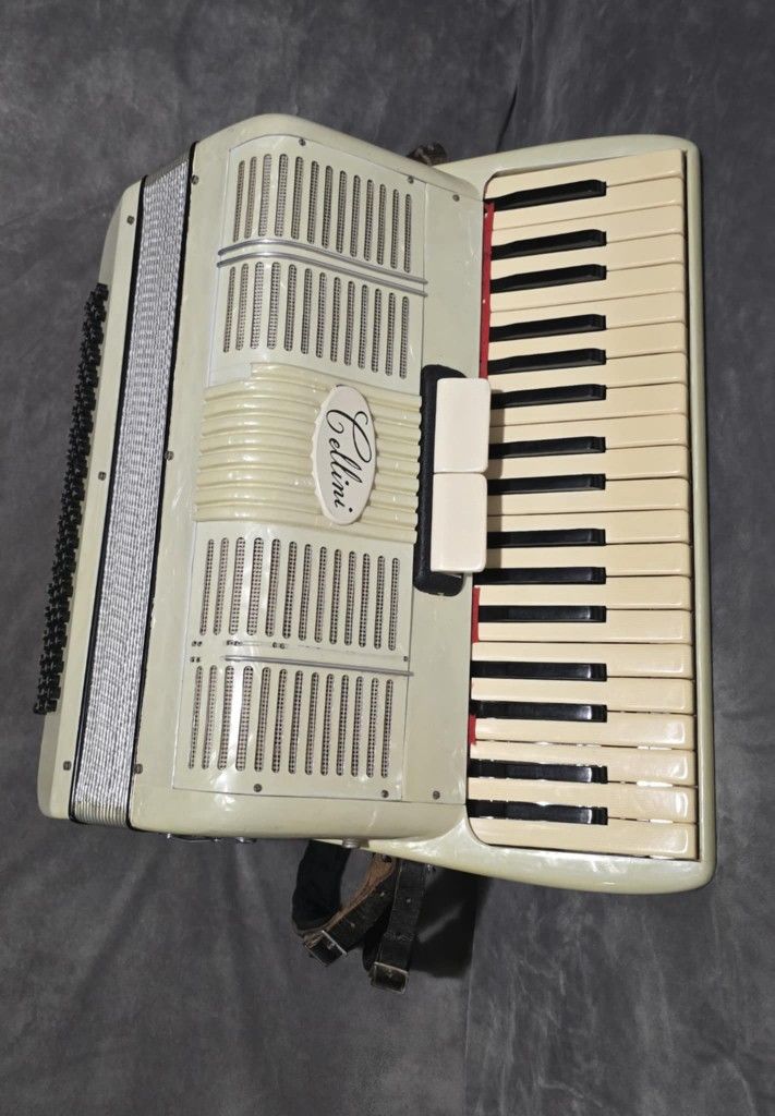 ACCORDION MADE IN ITALY $299 OBO