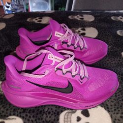 Nike Pegasus Air Zoom Size 8