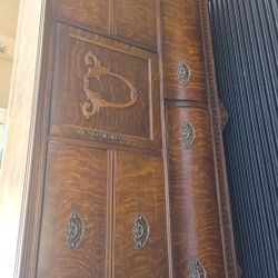 Pulaski Furniture Corporation - Dresser With Mirror and Beautiful Bed Headboard 