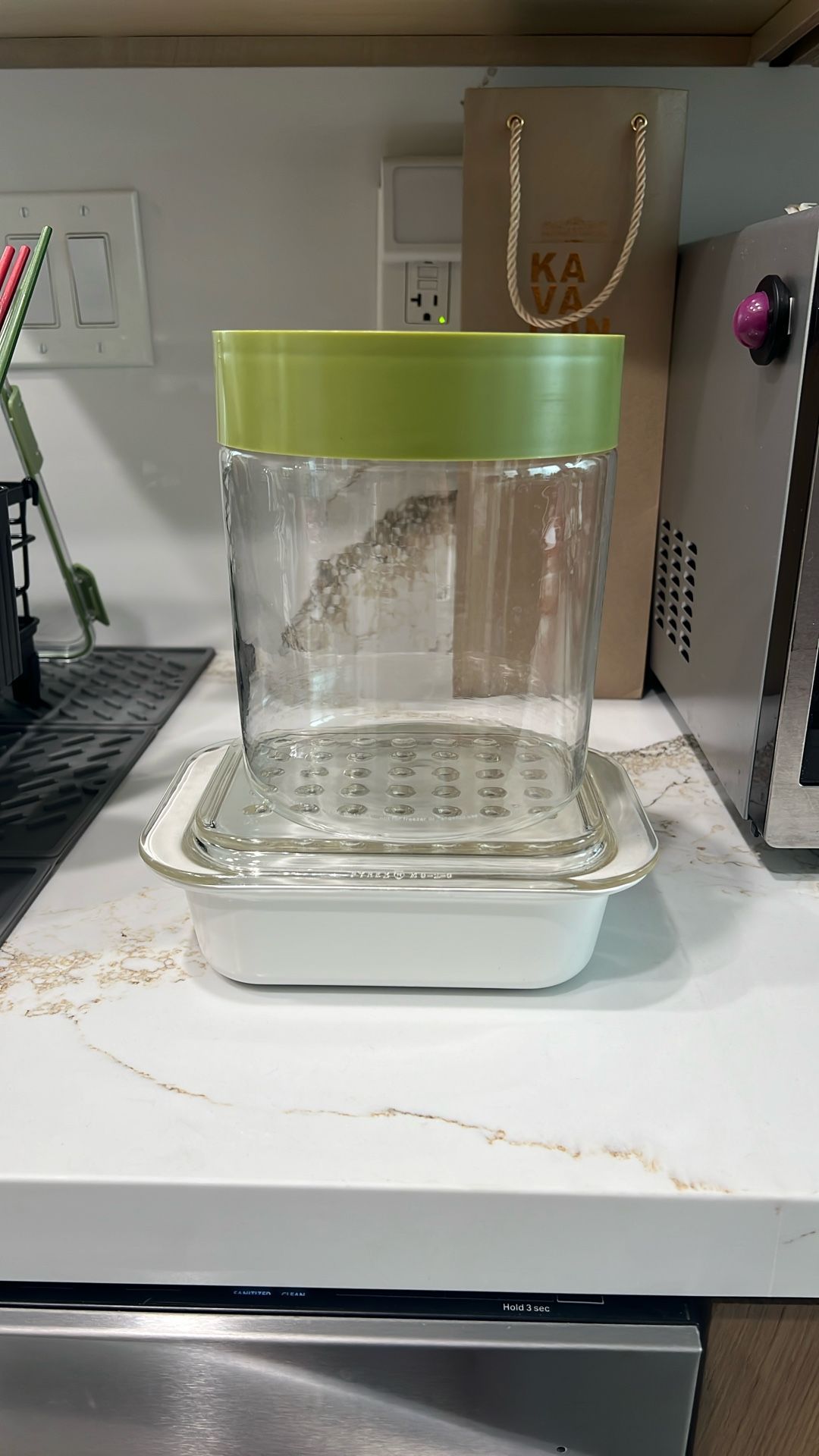Vintage Pyrex Glass Canister And Corning Bakeware 