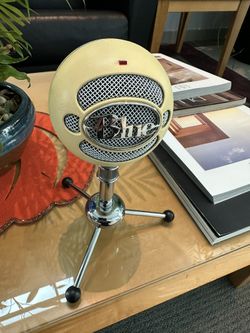 Snow Blue Microphone