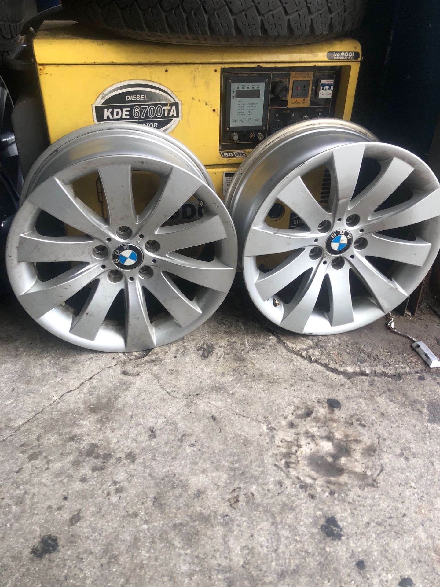For sale !!! Oem Bmw 18inch 5 lug rims