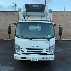 2016 Isuzu NPR Box Truck – Reefer + Liftgate – Work Ready!