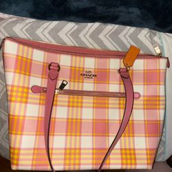 Coach Gallery Tote Plaid New