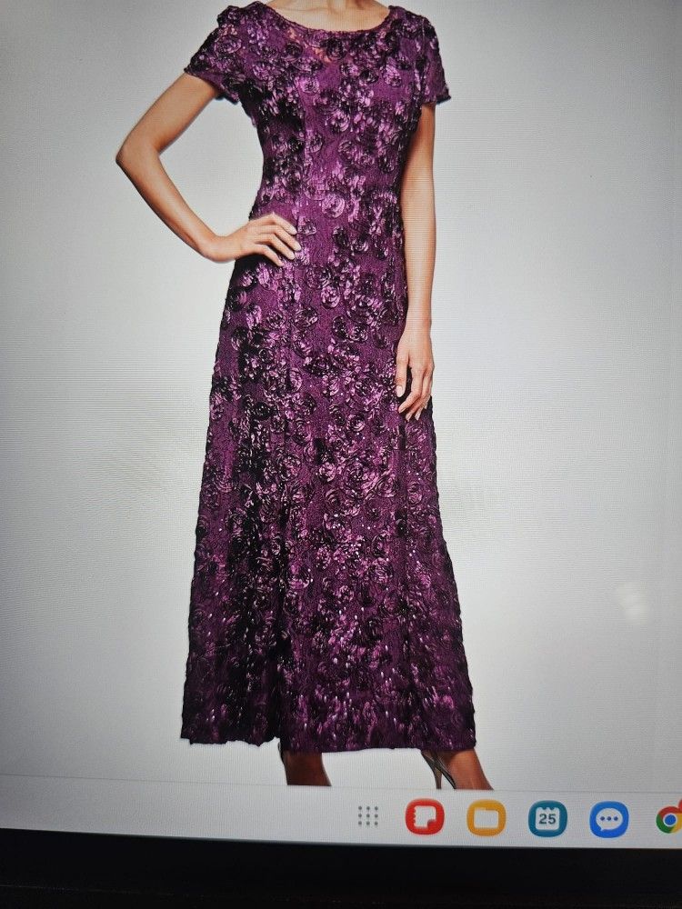 Brand New Dress Size 10 Long Rosette Lace