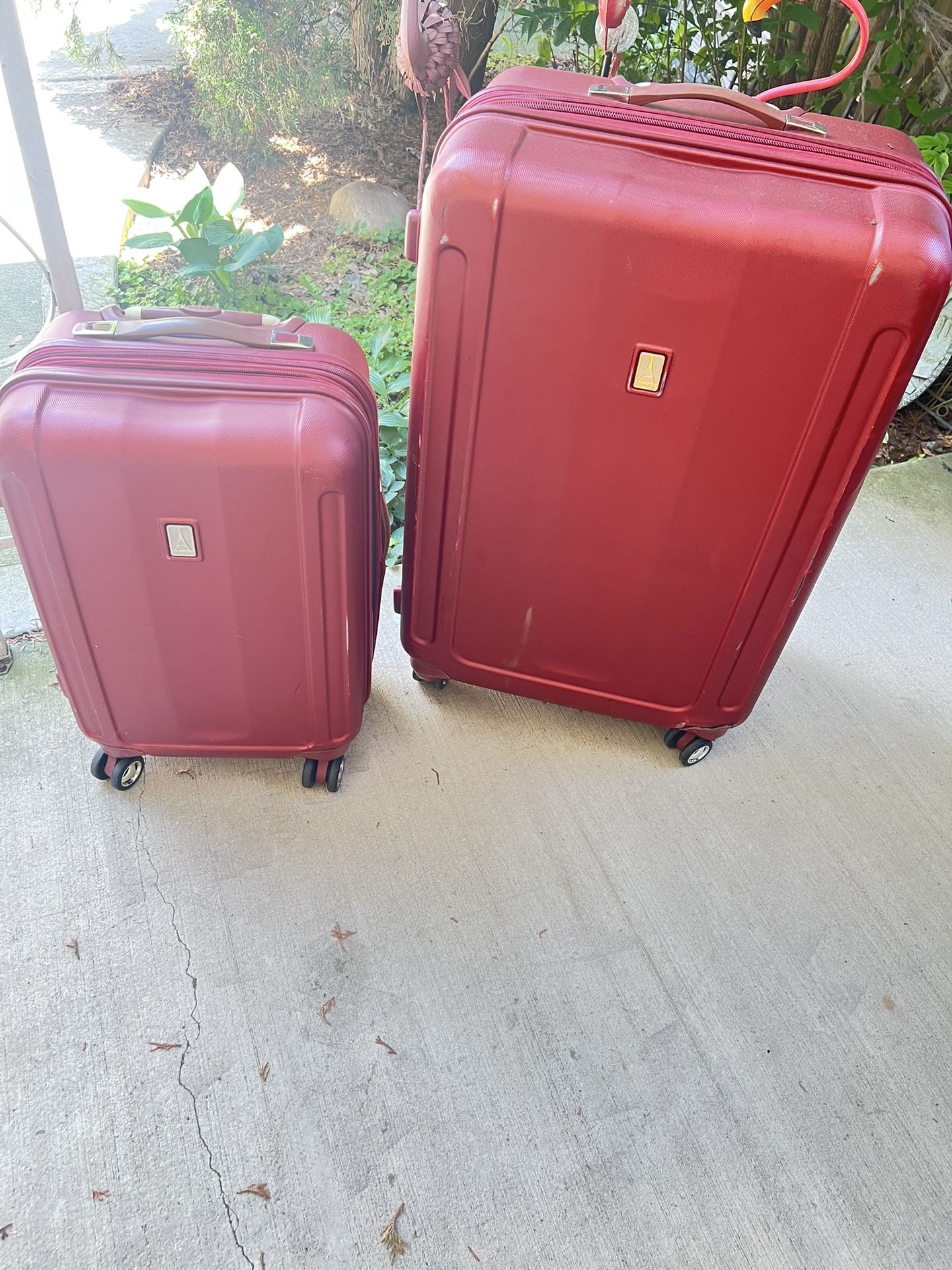 2 Luggage’s Great Conditions If You See This Post It’s Still Available