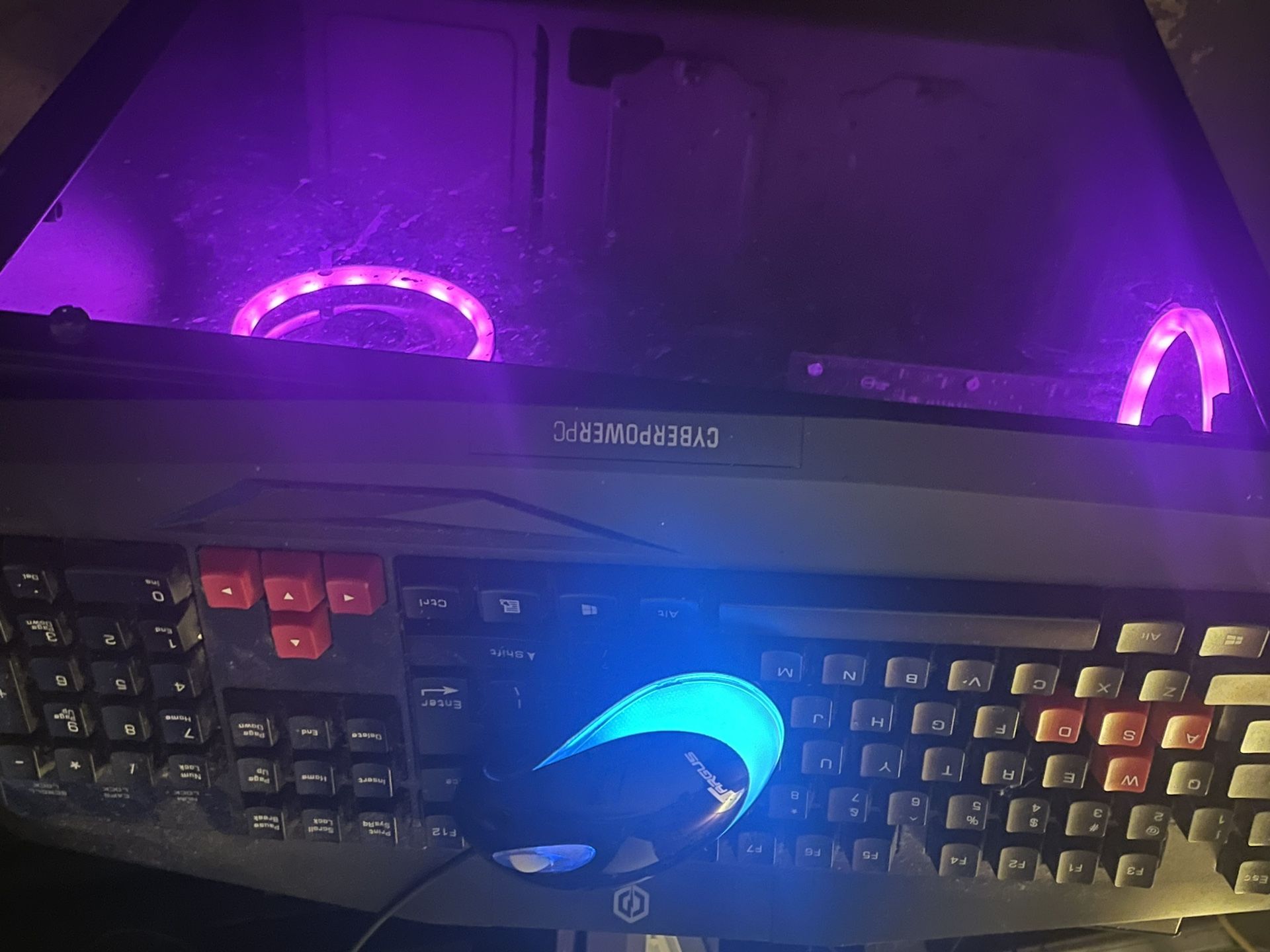 PC WITH KEYBOARD AND MOUSE