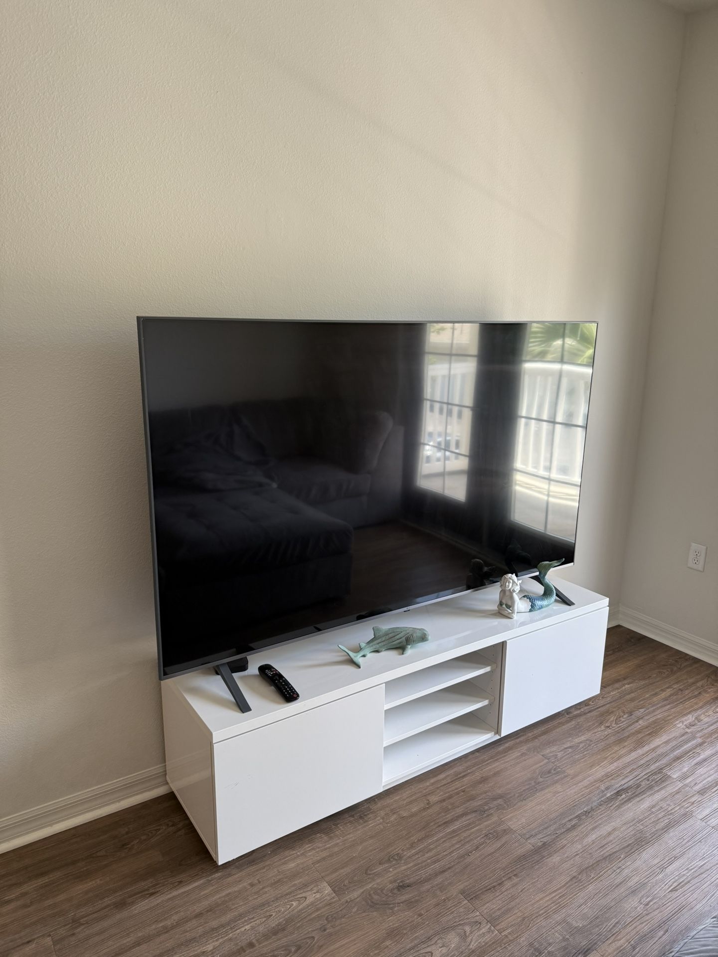 LG UHD AI ThioQ 75 Inches ( Like New )
