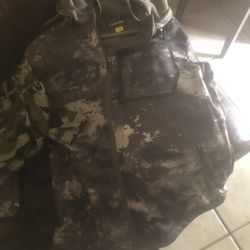 Camo Cabelas Jacket Medium  Fit