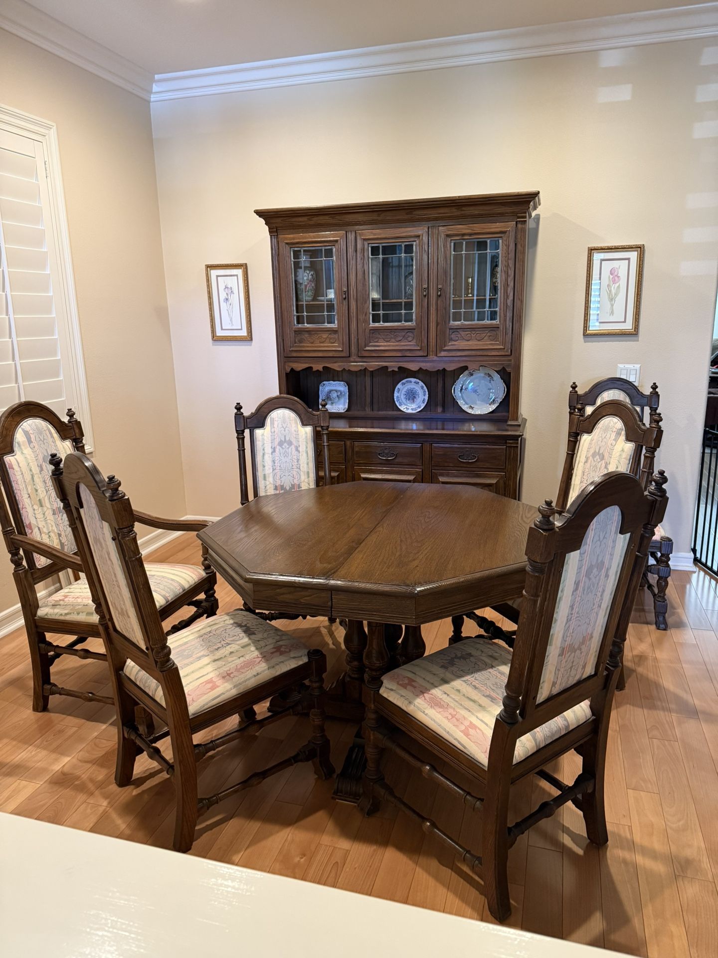 Dining Table 5 Chairs