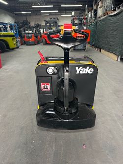 Pallet Jack Yale