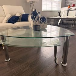 ✨ Modern 3-Piece Glass Coffee Table Set – Rounded Triangle Design (Used – Like New)