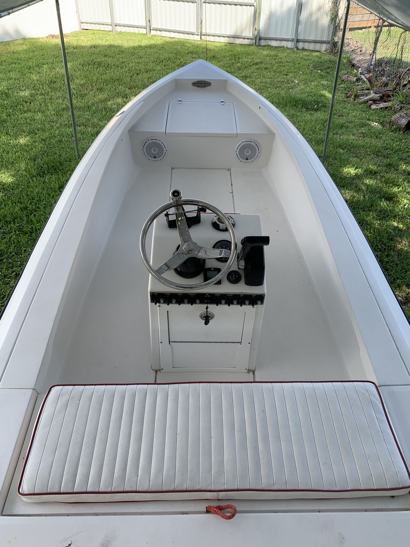 17’ hoog flats boat (hewes, maverick, back country, dolphin, mako, carolina skiff) for Sale in
