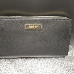 DkNY Wallet 