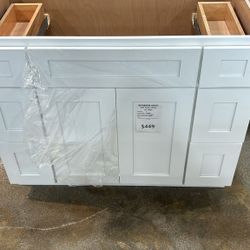 Shaker White Bathroom Vanities 42'' - 6 Drawers