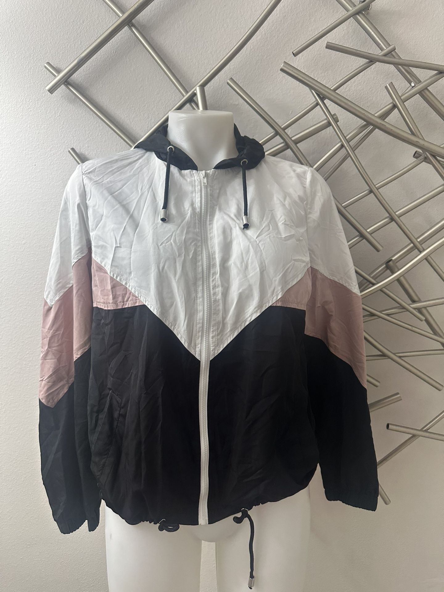 Wind breaker womens light weight jacket Love tree size medium