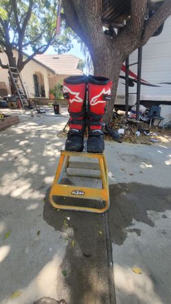Alpine star boots Tech 5 Size 9.