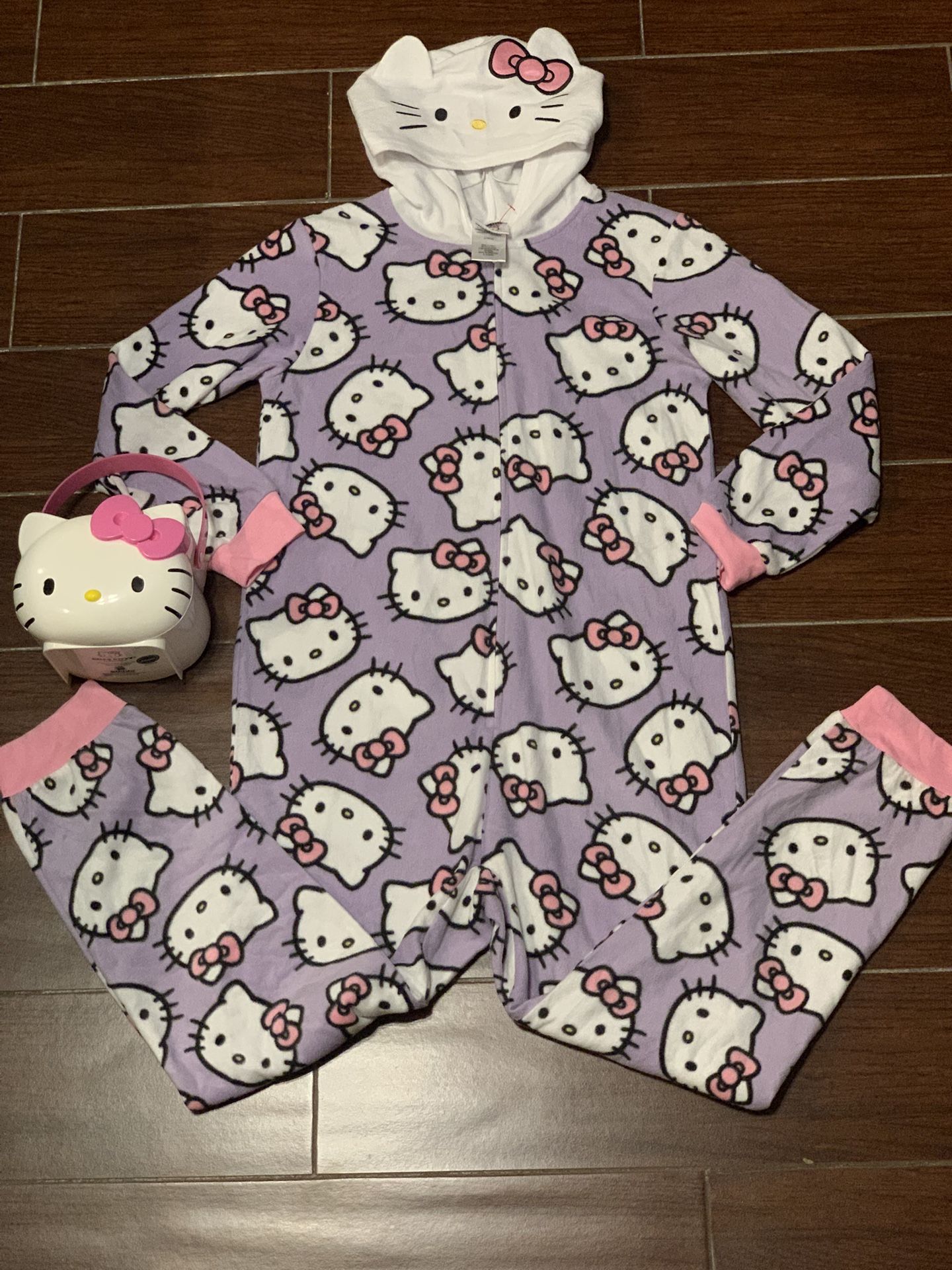 Hello Kitty Halloween Costume & Mini Candy Bucket