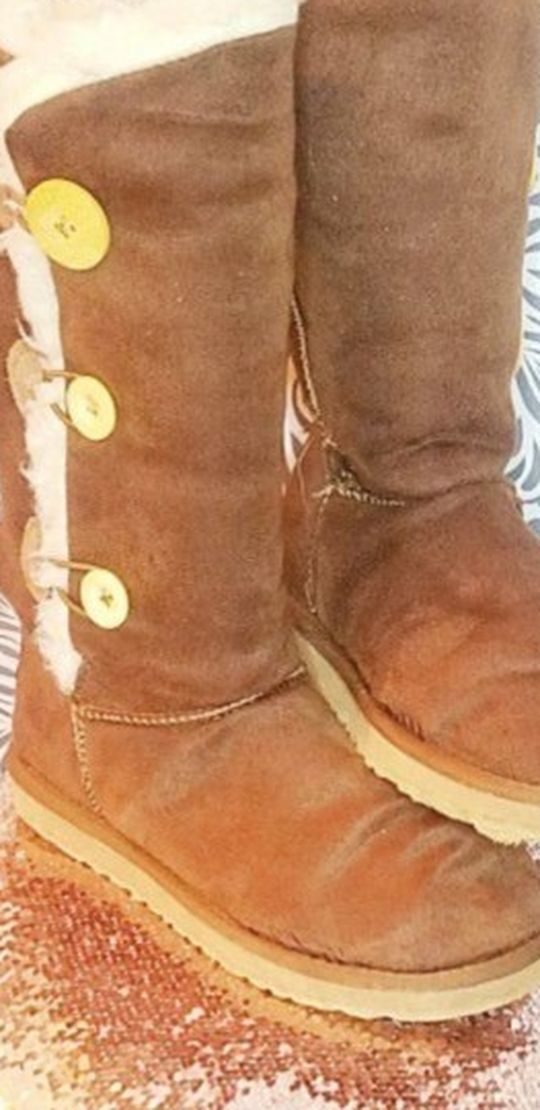 UGG WOMEN'S BOOTS