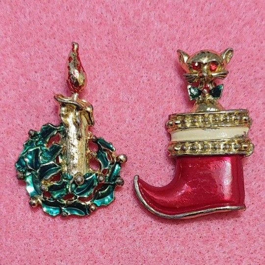 LOT OF 2 Vintage CHRISTMAS Brooches (UNUSED)😇EXCELLENT CONDITION!👀🤯 Please Read Description.