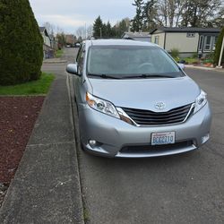 2012 Toyota Sienna