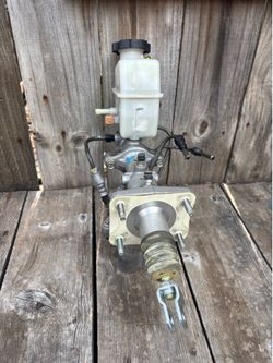 2011-2014 Hyundai Sonata 2.4L Brake Master Cylinder OEM
