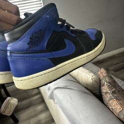 Jordan 1 Mids 