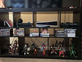 Entertainment Center / Tv Stand / Bookshelf