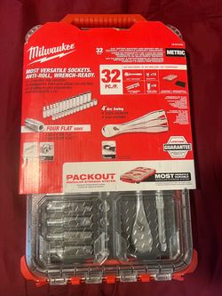 Milwaukee 32-Piece 3/8" Metric Ratchet and Socket Set