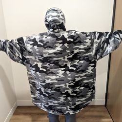 XL Camo Sleeper Fleece - Never Used