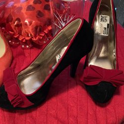 Red & Black Heels 👠