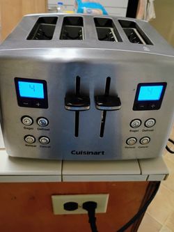 Cuisinart 4 slice bagel and slice toaster.
