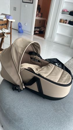 Yoyo Stokke Bassinet Taupe