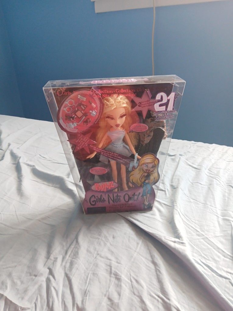 Bratz Girls Nite Out! 21st Birthday Edition Cloe Doll
