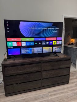 LG 70” 4K UT8000 TV Like New only 111 hours