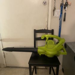 Soplador Inalambrica De Bateria De 40v. Include La Tool , Bateria Y Cargador 135por Las Tres Tool , Bateria , Cargador . 